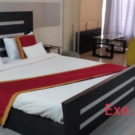 Hotel Little Palace Dibrugarh Esterno foto