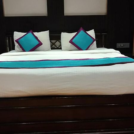 Hotel Little Palace Dibrugarh Esterno foto