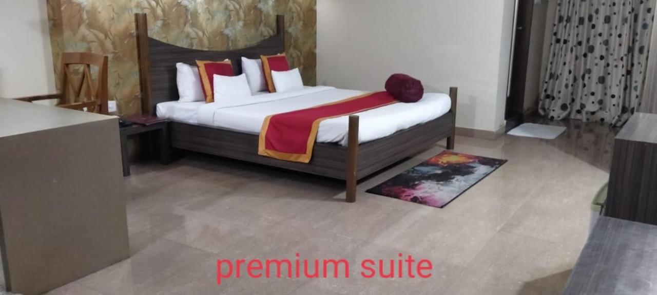 Hotel Little Palace Dibrugarh Esterno foto